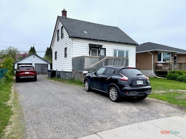 258 Algonquin Ave S