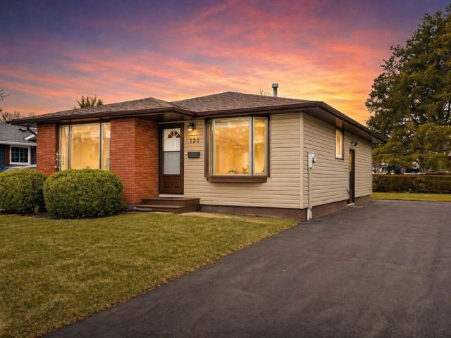 151 Essex Court Thunder Bay ON