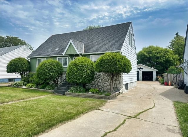 242 Empire Avenue Thunder Bay ON