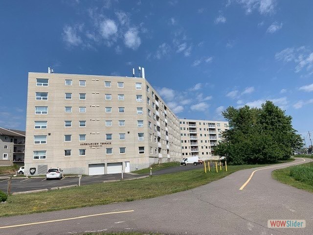 145 Fanshaw Unit 415