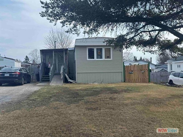 22 Jackson Cres - Marathon