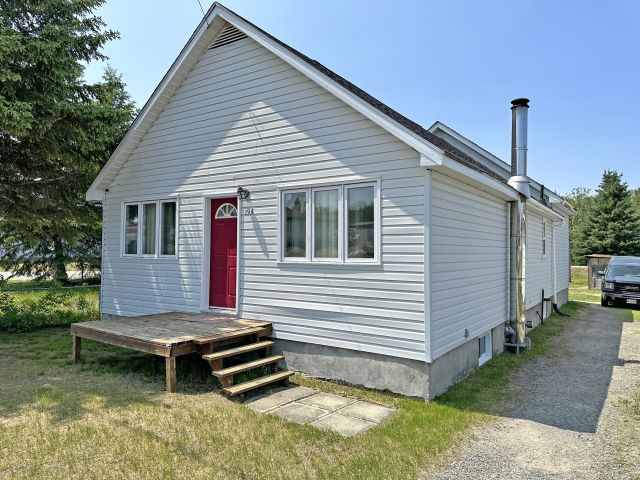 194 Walker Street East Beardmore ON