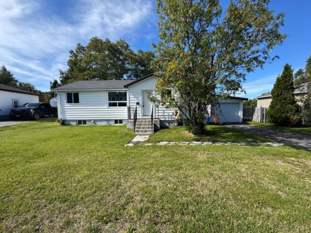 4 Croy Court Marathon ON